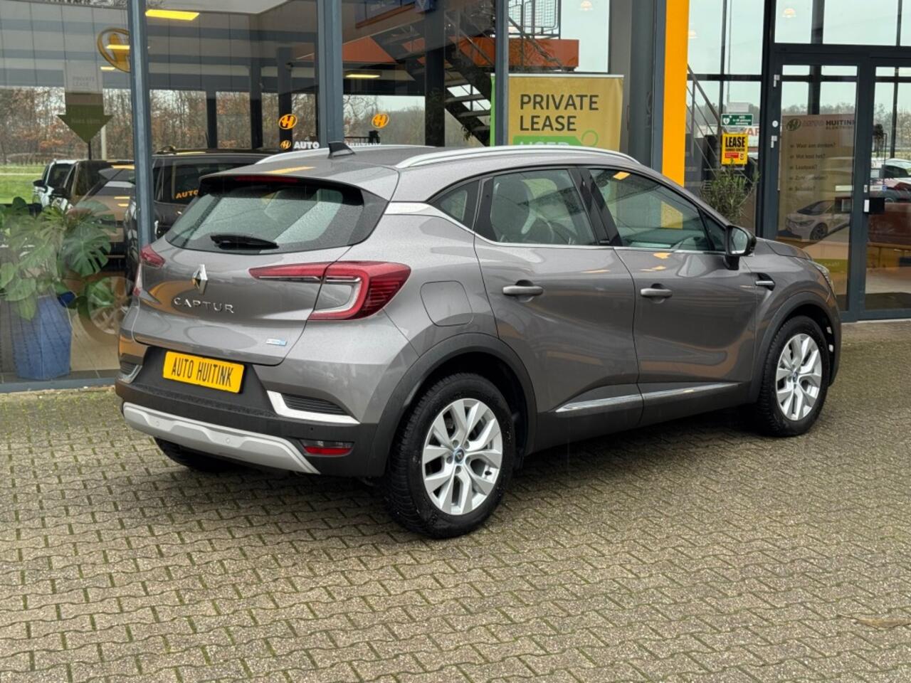 Renault CAPTUR 1.6 E-Tech Plug In - Intens - Navi - Adaptive cruise - camera