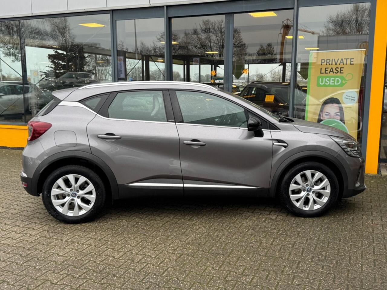 Renault CAPTUR 1.6 E-Tech Plug In - Intens - Navi - Adaptive cruise - camera