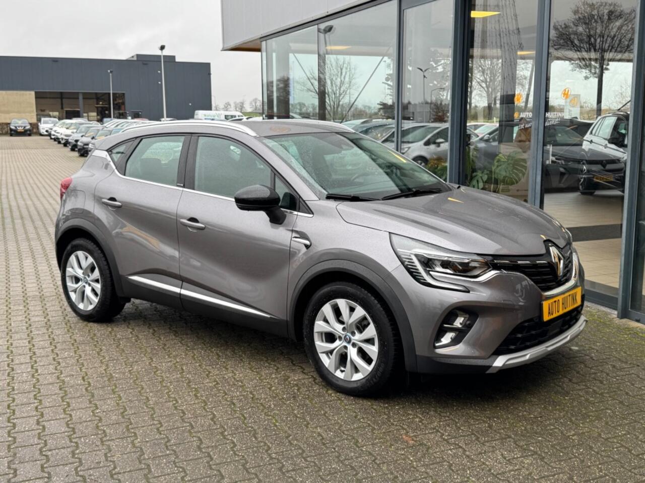 Renault CAPTUR 1.6 E-Tech Plug In - Intens - Navi - Adaptive cruise - camera