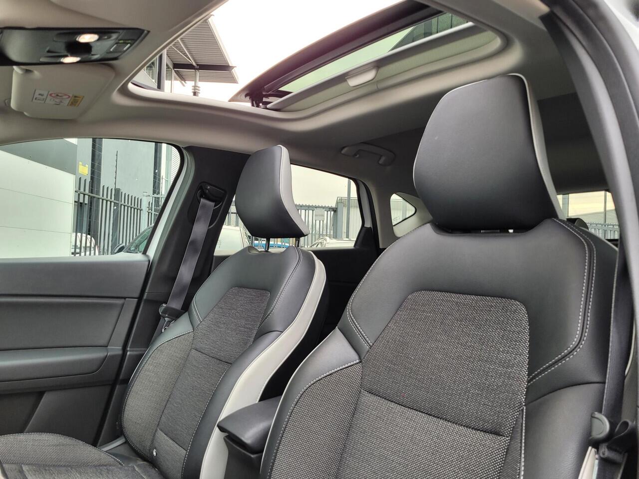 Renault CAPTUR 1.3 TCe 140 Intens | Panoramadak | Stoel/Stuurverw. | Dealer Onderhouden