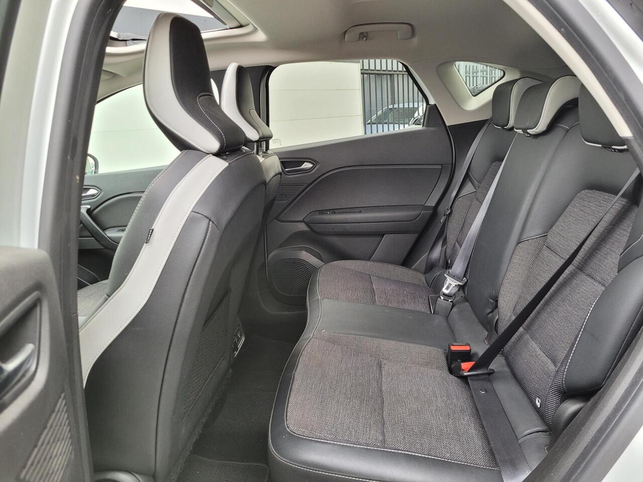 Renault CAPTUR 1.3 TCe 140 Intens | Panoramadak | Stoel/Stuurverw. | Dealer Onderhouden
