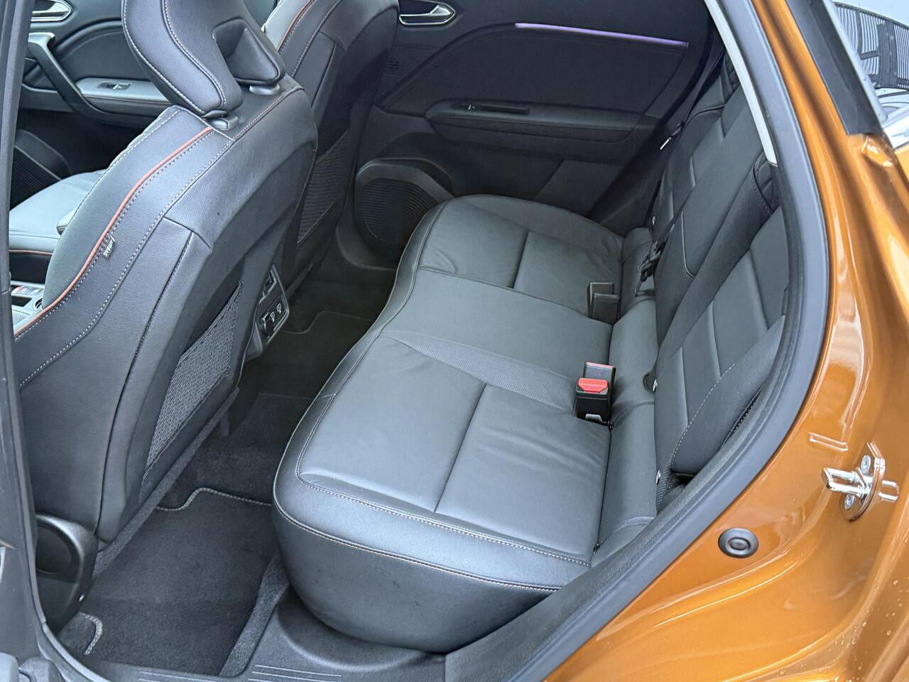 Renault CAPTUR 1.6 E-Tech Plug-in Hybrid 160 Initiale Paris | Panoramdak | Navigatie | Leder | Camera | (Hoge instap)