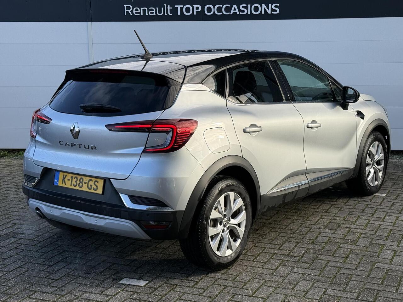 Renault CAPTUR 1.0 TCe 100 Intens (Hoge instap) Parkeerhulp | Navigatie | Lichtmetalen Velgen