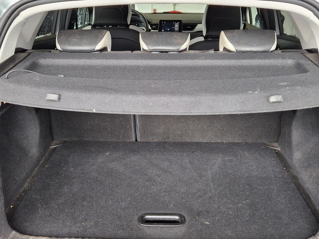 Renault CAPTUR 1.3 TCe 140 Intens TREKHAAK | 1E EIGENAAR/DEALER ONDERHOUDEN | NAVIGATIE |