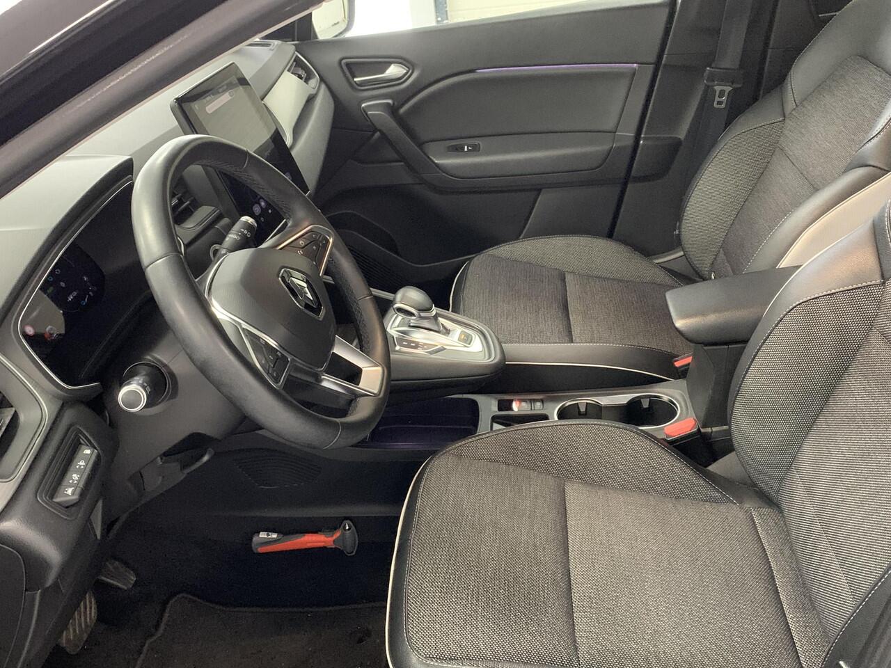 Renault CAPTUR 1.6 E-Tech Plug-in Hybrid 160 Intens NAVIGATIE | ACHTERUITRIJCAMERA | PARKEERSENSOREN VOOR-EN ACHTER