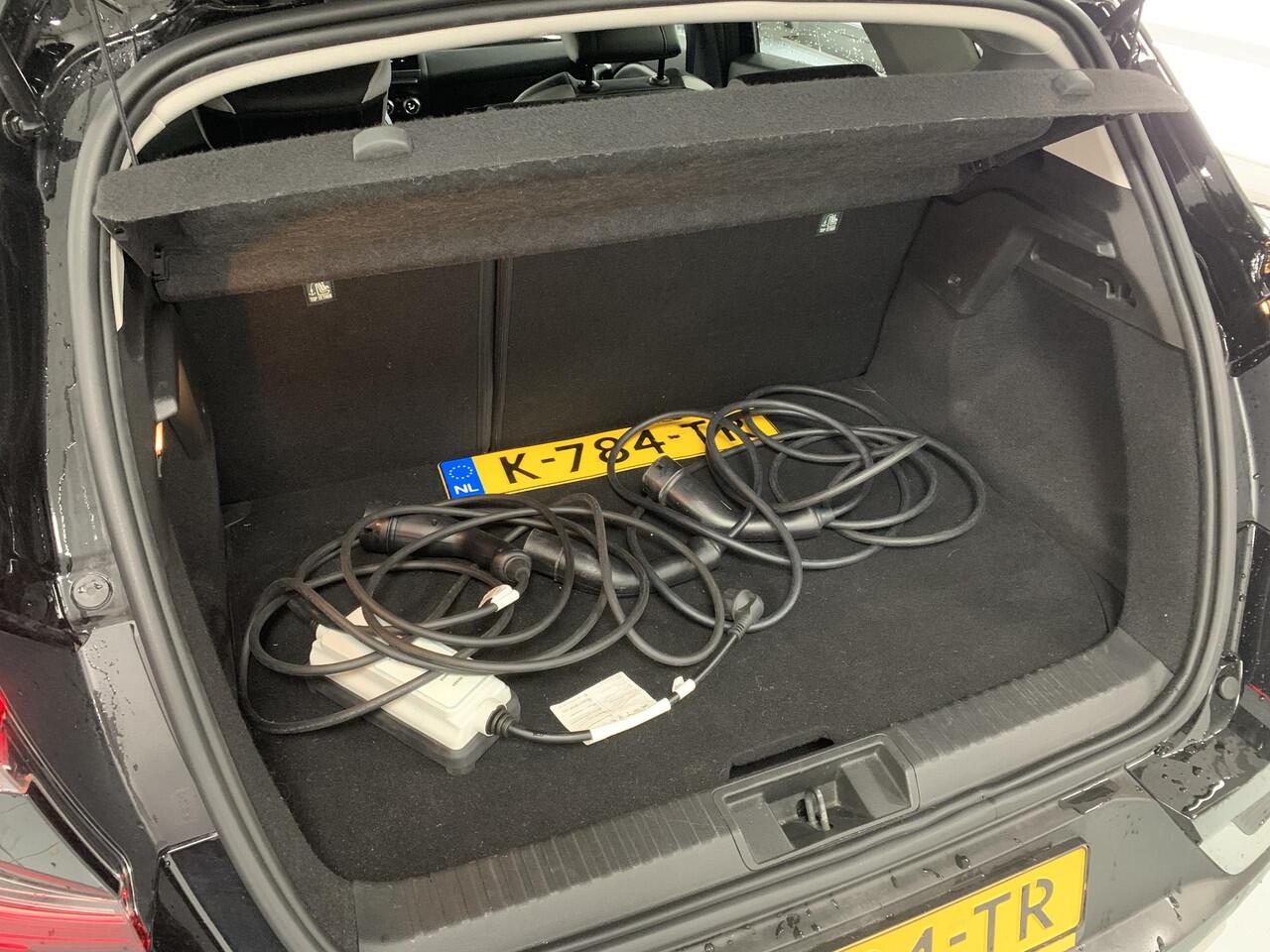 Renault CAPTUR 1.6 E-Tech Plug-in Hybrid 160 Intens NAVIGATIE | ACHTERUITRIJCAMERA | PARKEERSENSOREN VOOR-EN ACHTER