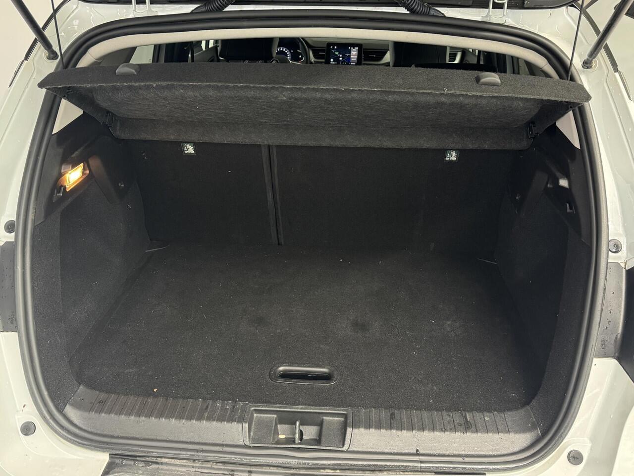 Renault CAPTUR 1.3 TCe 140 Intens | Trekhaak | Navigatie | Achteruitrijcamera | Apple CarPlay / Android Auto |