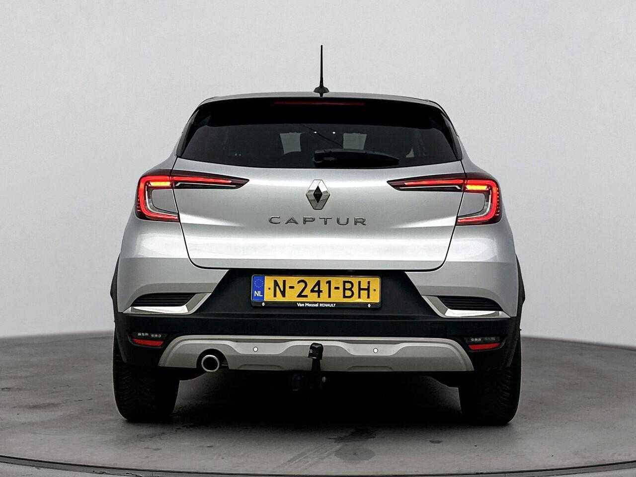 Renault CAPTUR 1.0 TCe 90Pk Intens | Navigatie | Apple & Android Carplay | Parkeersensoren & Camera | Climate Control | Trekhaak | Lichtmetalen Velgen | Privacy Glass | Keyless Entry |