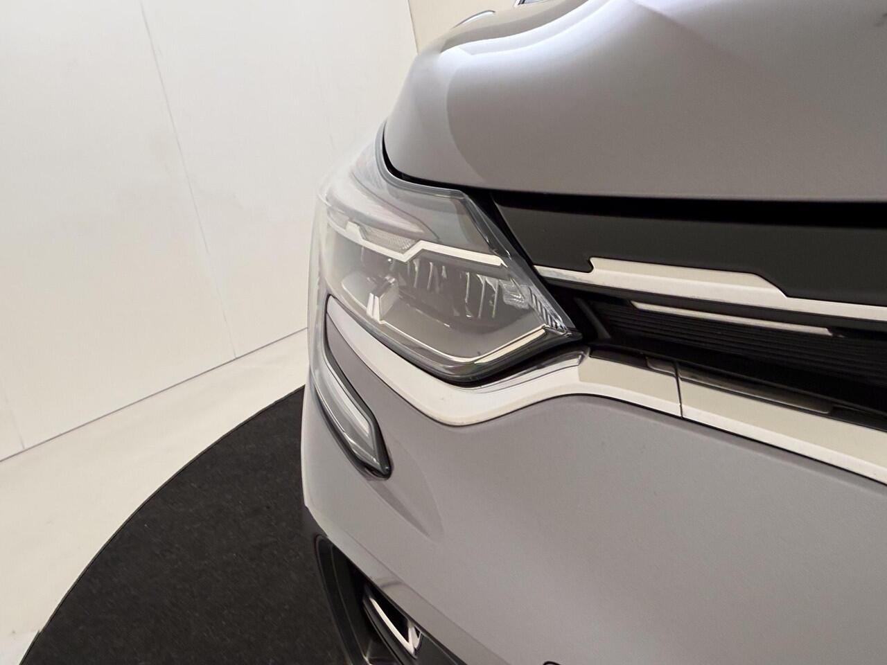 Renault CAPTUR 1.3 TCe 140 Intens | Automaat | Trekhaak | Navigatie