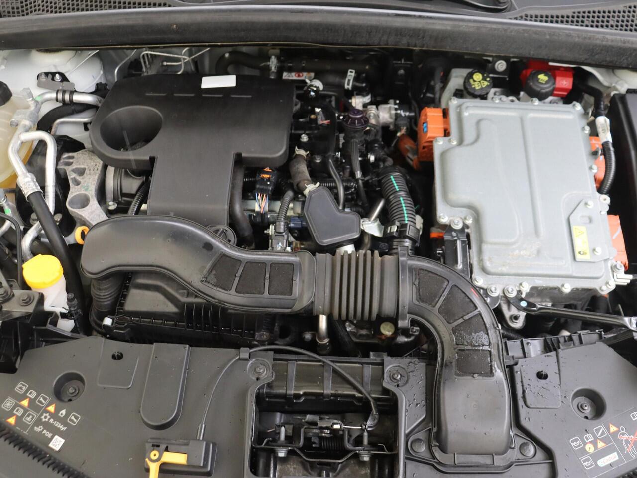 Renault CAPTUR 1.6 E-Tech Plug-in Hybrid 160 Initiale Paris | Automaat | Navigatie | Camera | Stoelverwarming | Parkeersensoren | Android Auto | Apple Carplay