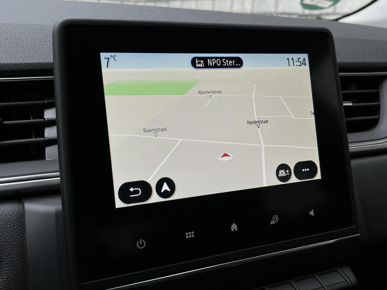 Renault CAPTUR 1.0 TCe 90 Intens | Dealer Onderhouden | Achteruitrijcamera | Apple CarPlay / Android Auto | All Season Banden | Navigatie |