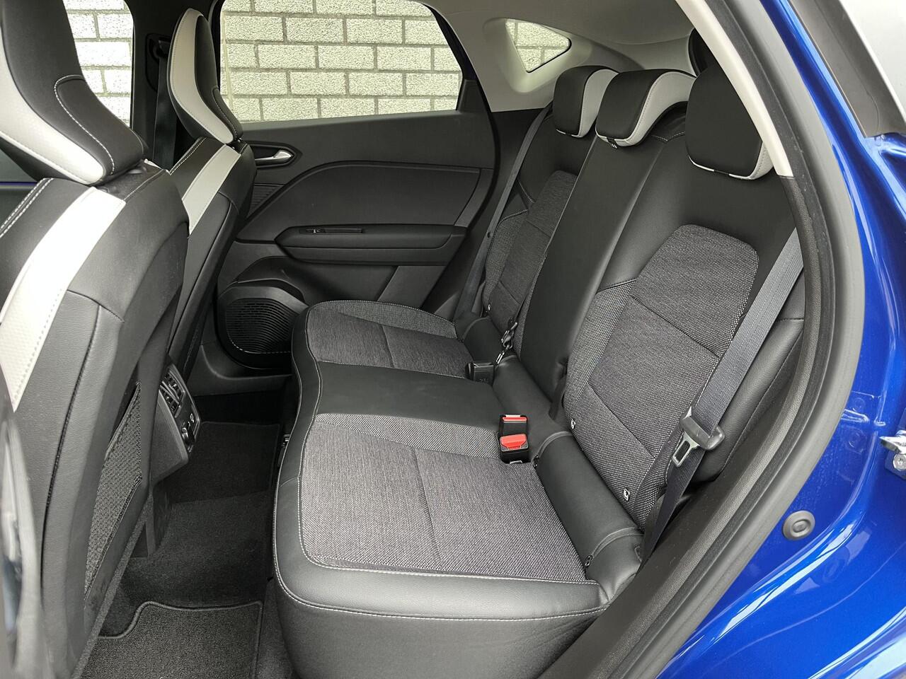 Renault CAPTUR 1.0 TCe 90 Intens | Dealer Onderhouden | Achteruitrijcamera | Apple CarPlay / Android Auto | All Season Banden | Navigatie |