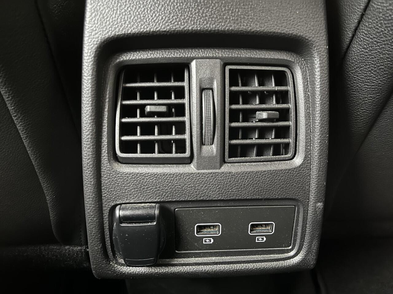 Renault CAPTUR 1.0 TCe 90 Intens | Dealer Onderhouden | Achteruitrijcamera | Apple CarPlay / Android Auto | All Season Banden | Navigatie |