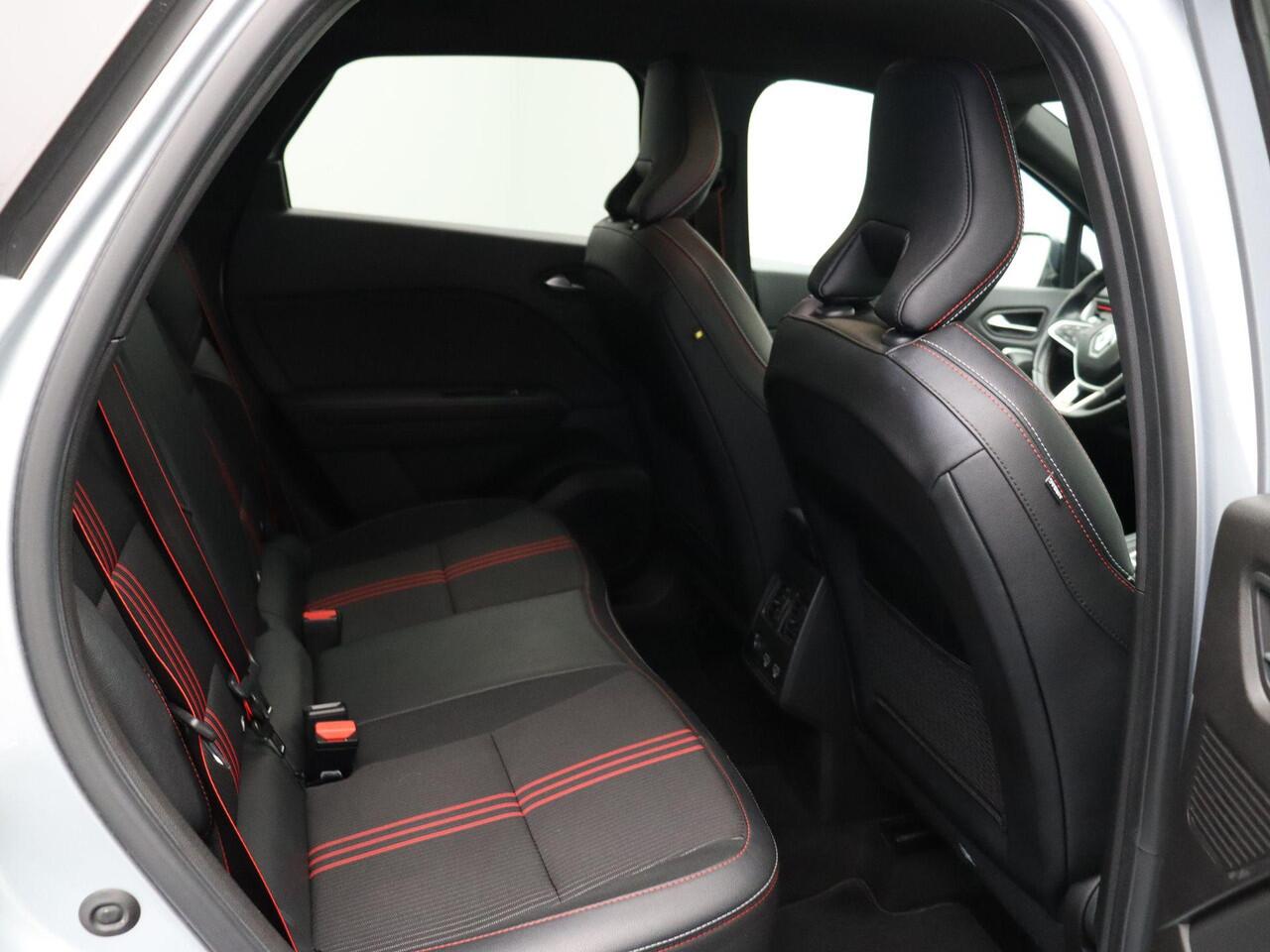 Renault CAPTUR 1.6 E-Tech Hybrid 145 R.S. Line | Adaptieve Cruise control | Bose audio | Stuurverwarming | 360" graden camera |