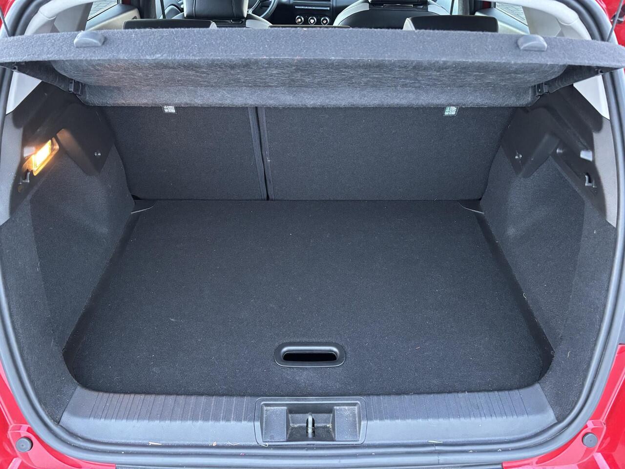 Renault CAPTUR 1.3 TCe 140 Intens | 1e Eig | Lage km. stand |