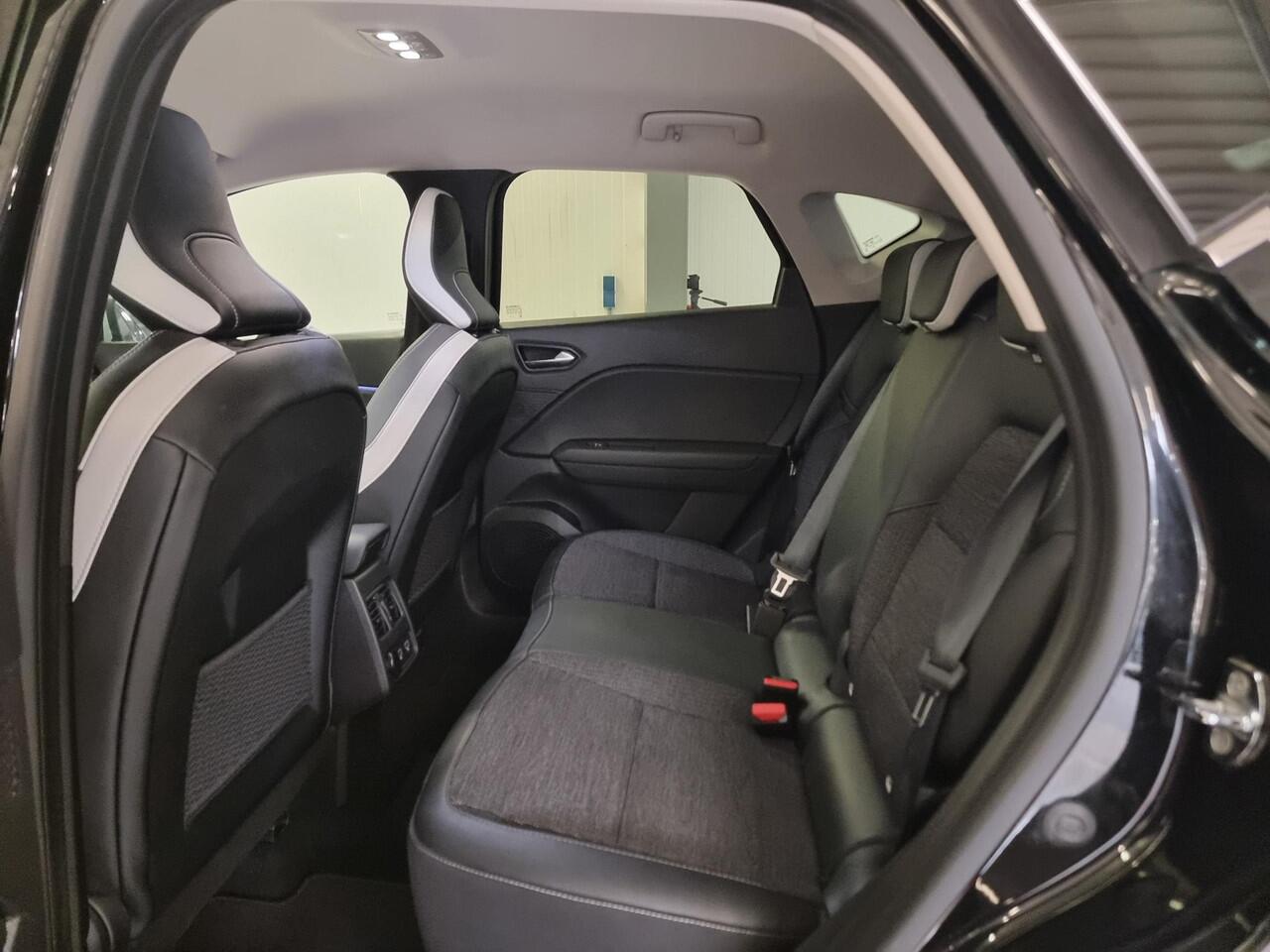 Renault CAPTUR 1.6 E-Tech Plug-in Hybrid 160 Intens | Navigatie | Achteruitrijcamera | Climate Control |