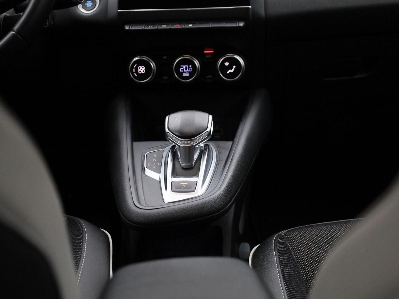 Renault CAPTUR 1.6 E-Tech Plug-in Hybrid 160 Intens | Camera | PDC Voor + Achter | 9,3" Full-Map Navigatie i.c.m. 10,1" Digitaal Instrumentenpaneel | LED Pure Vision | Climate Control | Cruise Control & Snelheidsbegrenzer | Apple Carplay & Android Auto