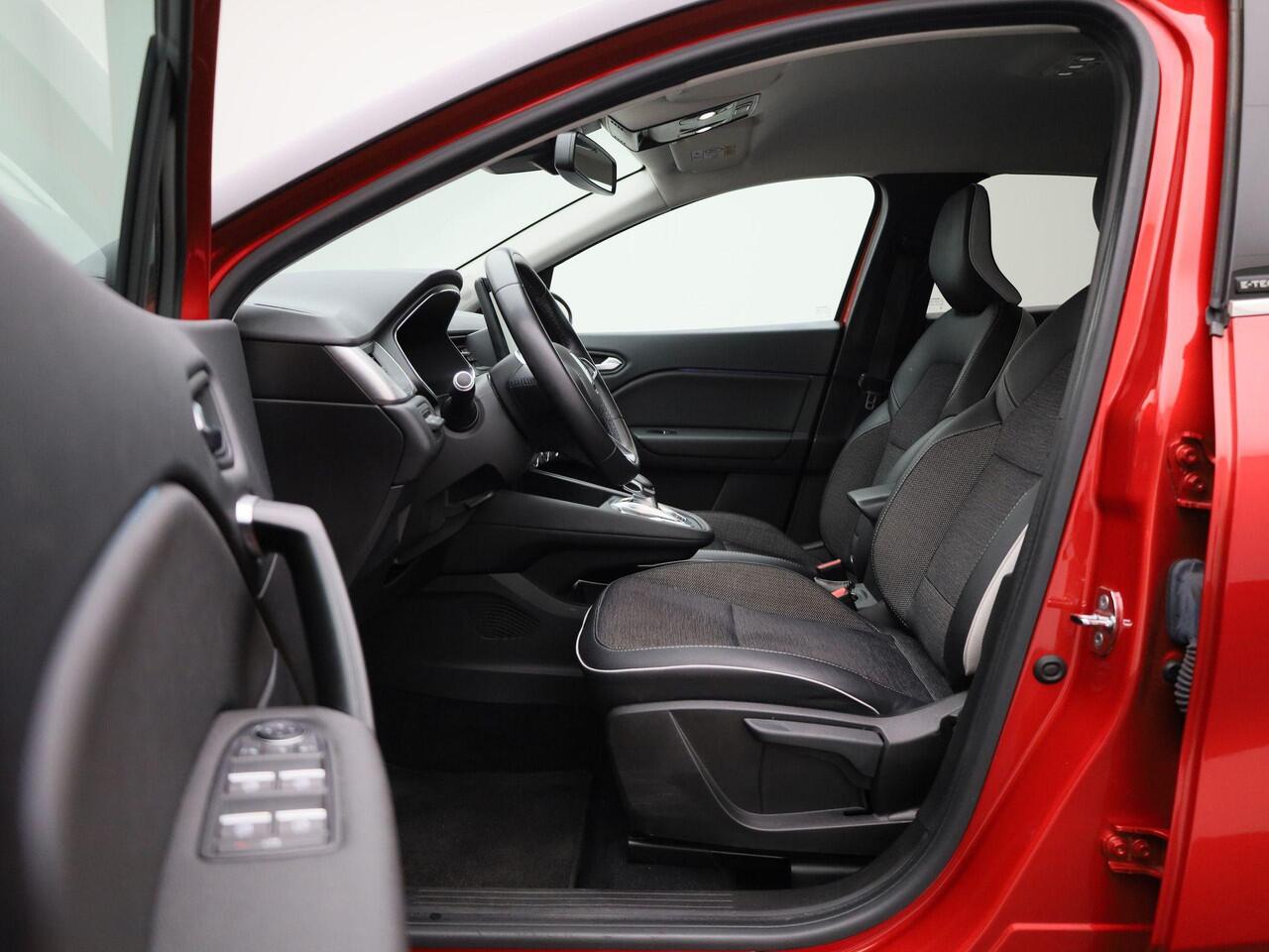 Renault CAPTUR 1.6 E-Tech Plug-in Hybrid 160 Intens | Camera | PDC Voor + Achter | 9,3" Full-Map Navigatie i.c.m. 10,1" Digitaal Instrumentenpaneel | LED Pure Vision | Climate Control | Cruise Control & Snelheidsbegrenzer | Apple Carplay & Android Auto