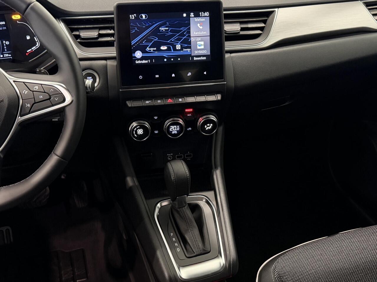 Renault CAPTUR 1.3 TCe 140 EDC Intens | Navigatie | Climate Control | Cruise Control | Lichtmetalen velgen 18"