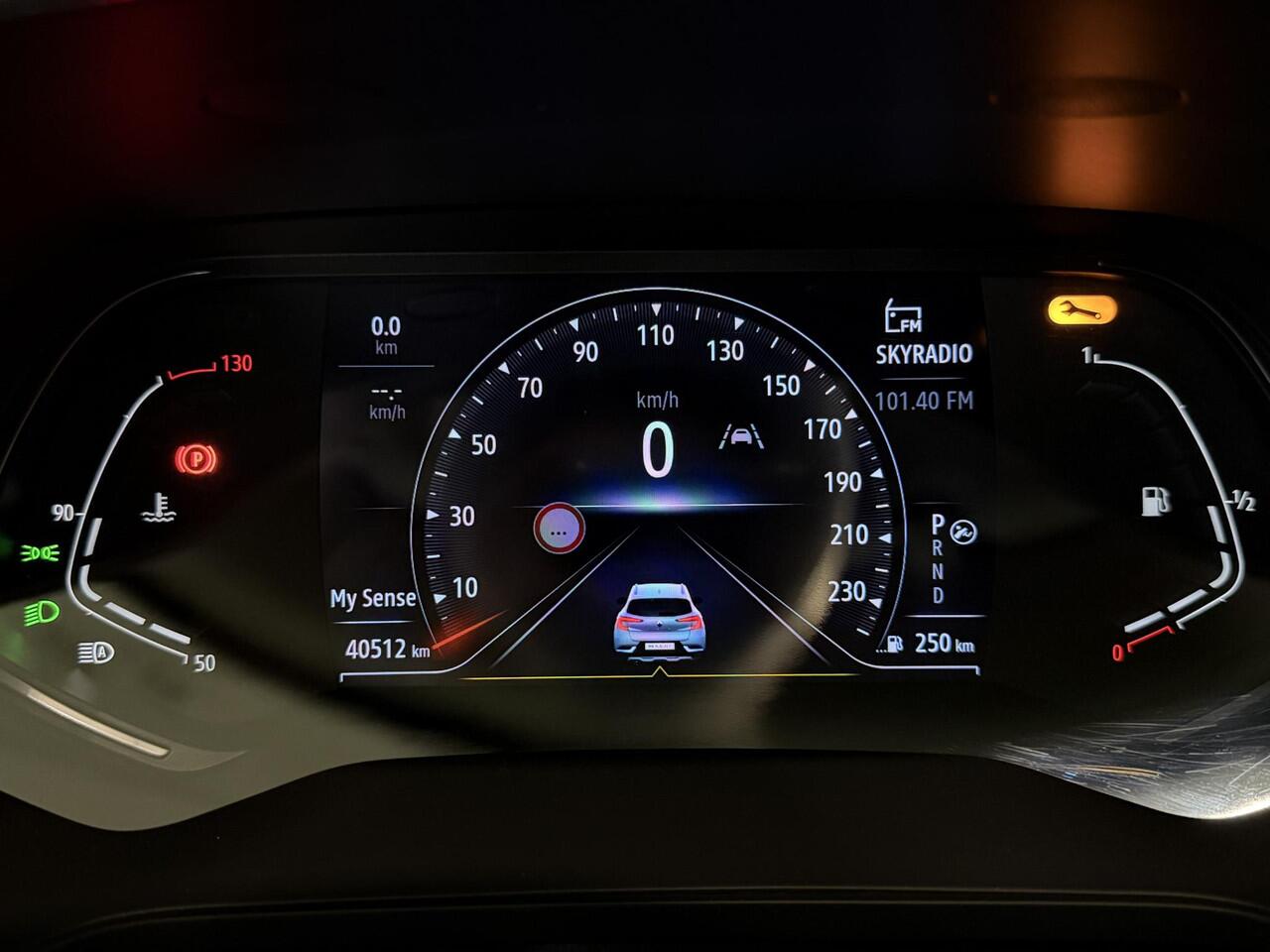 Renault CAPTUR 1.3 TCe 140 EDC Intens | Navigatie | Climate Control | Cruise Control | Lichtmetalen velgen 18"