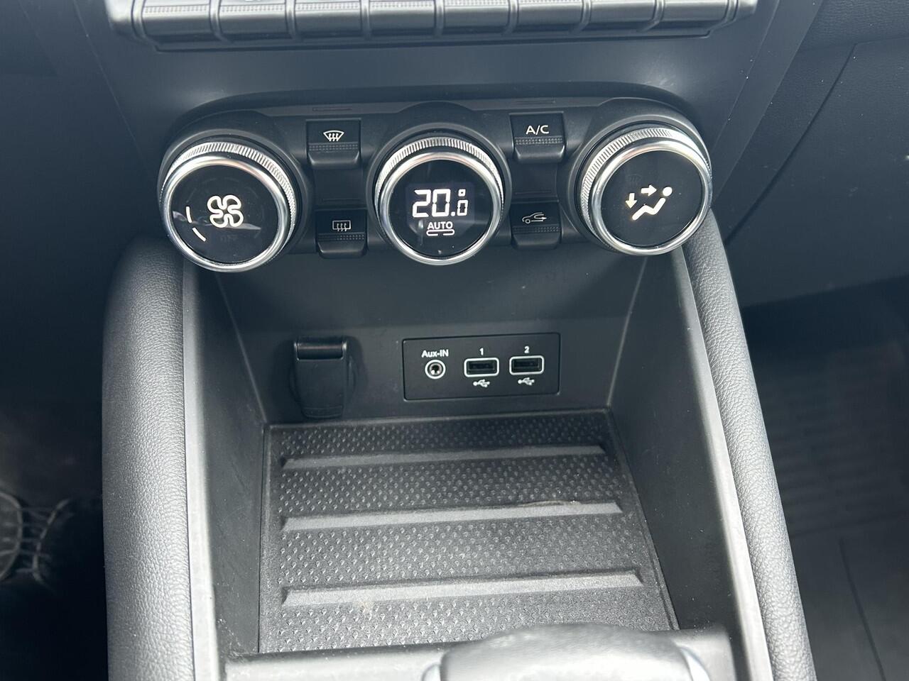 Renault CAPTUR 1.6 E-Tech Plug-in Hybrid 160 Intens (Hoge Zit) | Navigatie | Parkeerhulp | Half Leder