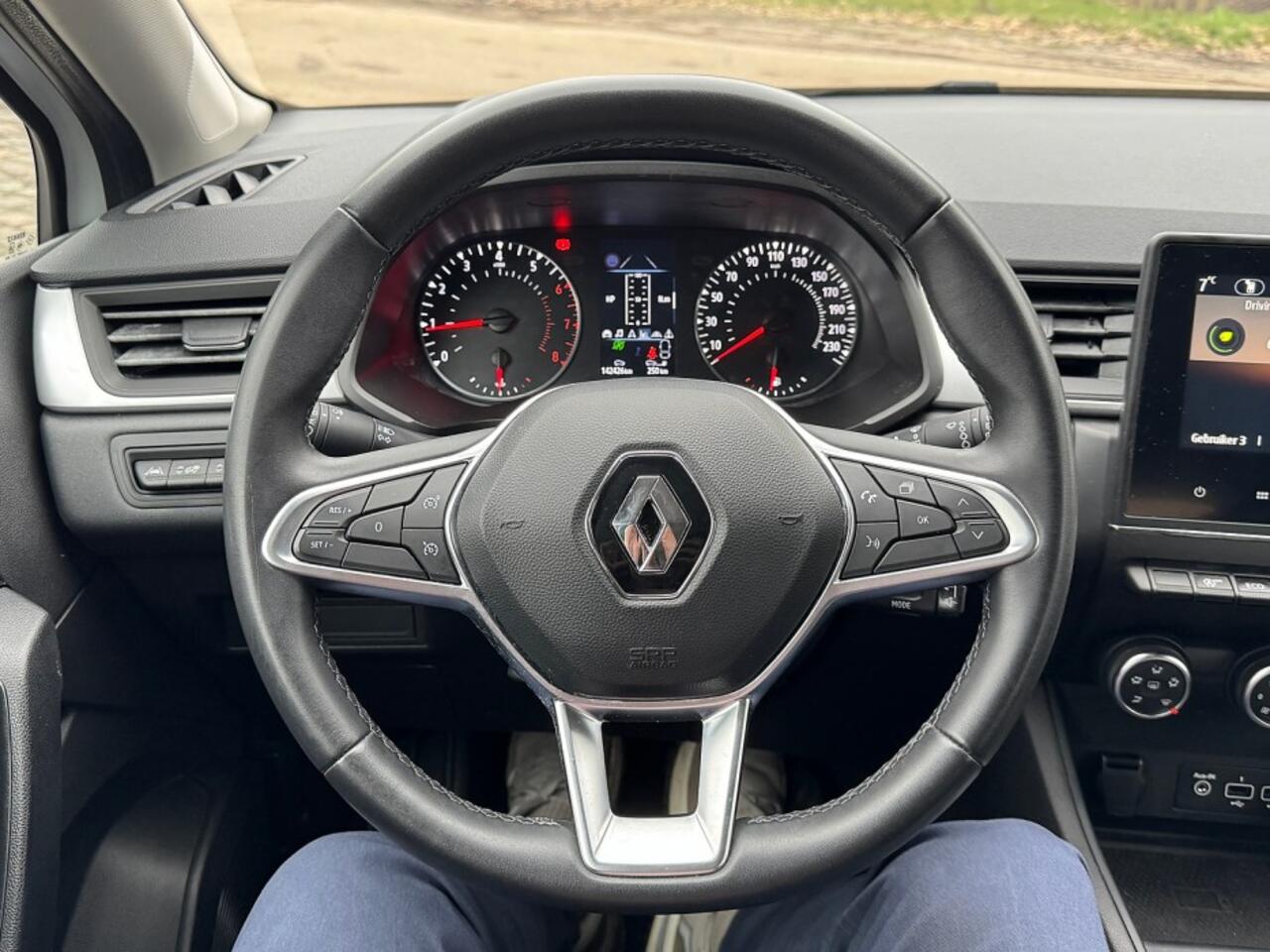 Renault CAPTUR 1.0 TCe 90 Zen airco,navigatie,sportdop,cruise