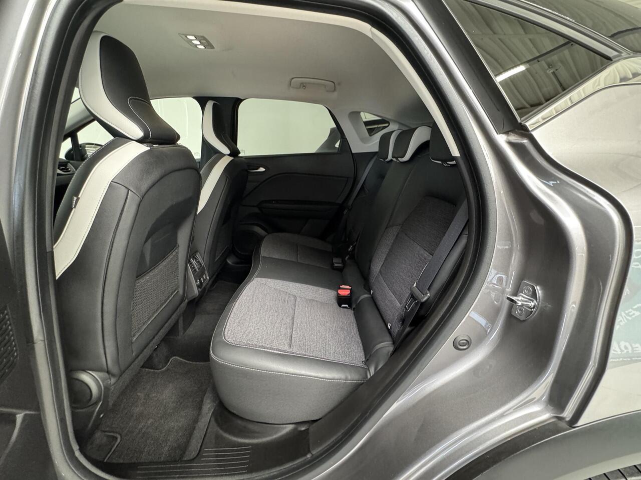 Renault CAPTUR 1.3 TCe 140 Intens | Achteruitrijcamera | Navigatie | Climate Control | Cruise Control |
