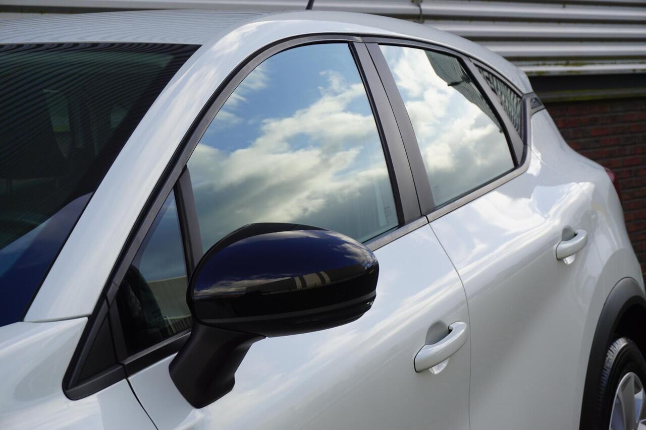 Renault CAPTUR 1.0 TCe 90 Camera+PDC/Metallic lak/Navigatie/ Michelinbanden, bijna nieuw!