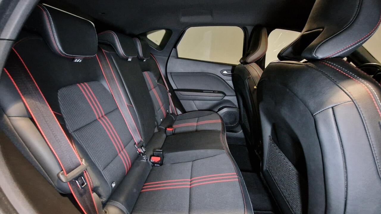 Renault CAPTUR 1.6 E-Tech Plug-in Hybrid 160 R.S. Line | Navigatie