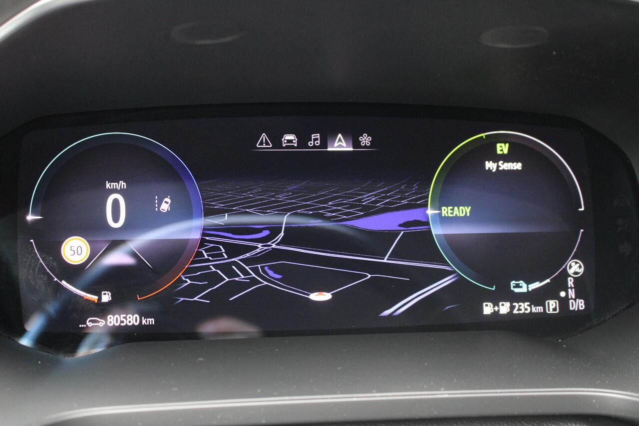 Renault CAPTUR 1.6 E-Tech plug-in hybrid 160 Initiale Paris Automaat | Stoelverwarming | Lederen bekleding | Adaptieve cruise control