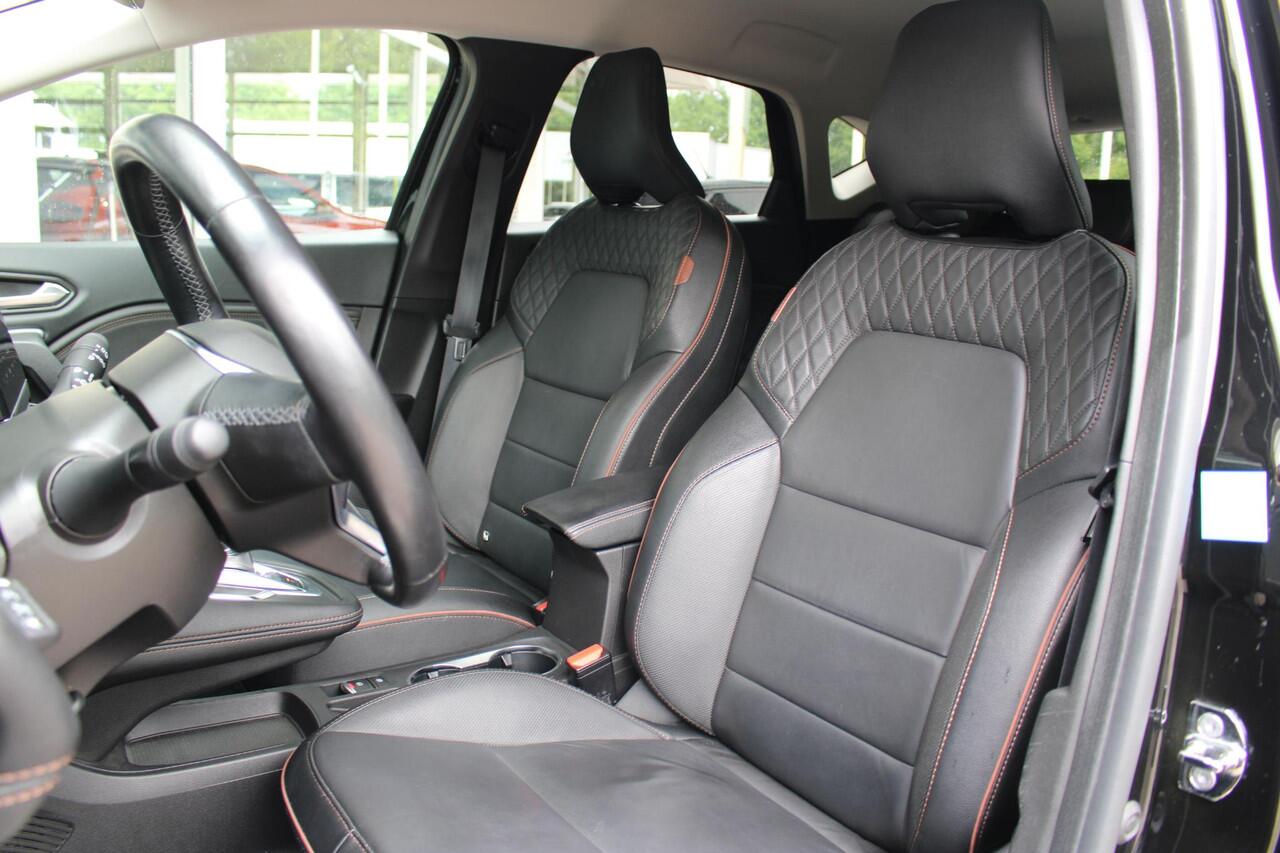 Renault CAPTUR 1.6 E-Tech plug-in hybrid 160 Initiale Paris Automaat | Stoelverwarming | Lederen bekleding | Adaptieve cruise control