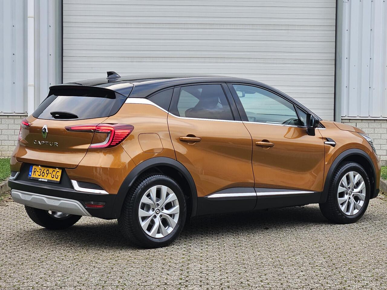 Renault CAPTUR 1.0 TCe 90 Intens / 1e Eigenaar / Dealer Onderhouden / All Season Banden / Achteruitrijcamera / Parkeersensoren/ Climate Control / Apple Carplay & Android Auto /