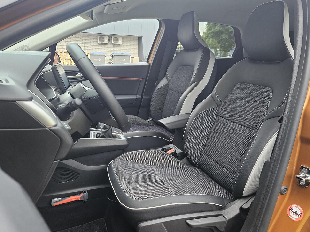 Renault CAPTUR 1.0 TCe 90 Intens / 1e Eigenaar / Dealer Onderhouden / All Season Banden / Achteruitrijcamera / Parkeersensoren/ Climate Control / Apple Carplay & Android Auto /