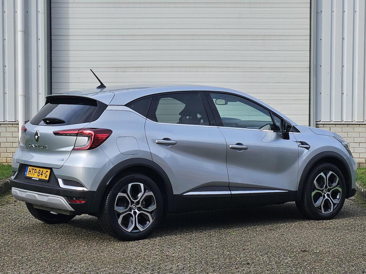 Renault CAPTUR 1.6 E-Tech plug-in hybrid 160 Intens Automaat / Navigatie / Apple Carplay & Android Auto / Parkeersensor Achter / Climate Controle /