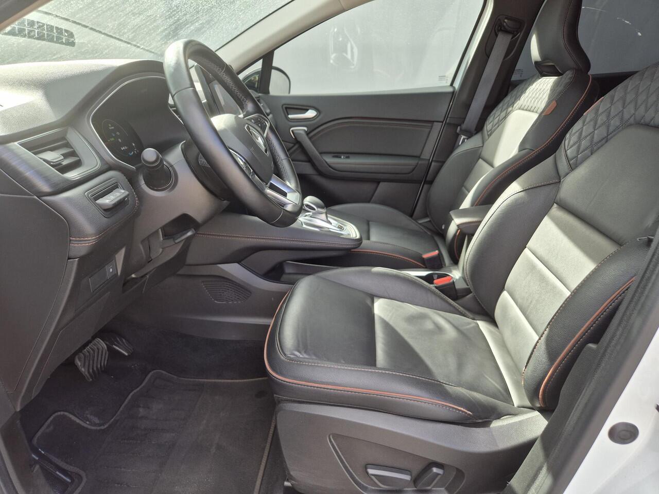 Renault CAPTUR 1.6 E-Tech Plug-in Hybrid 160 Initiale Paris / Automaat / Apple Carplay Android Auto / Rondomzicht camera / Stuur-, en Stoelverwarming / Keyless Entry/Start / Navigatie /