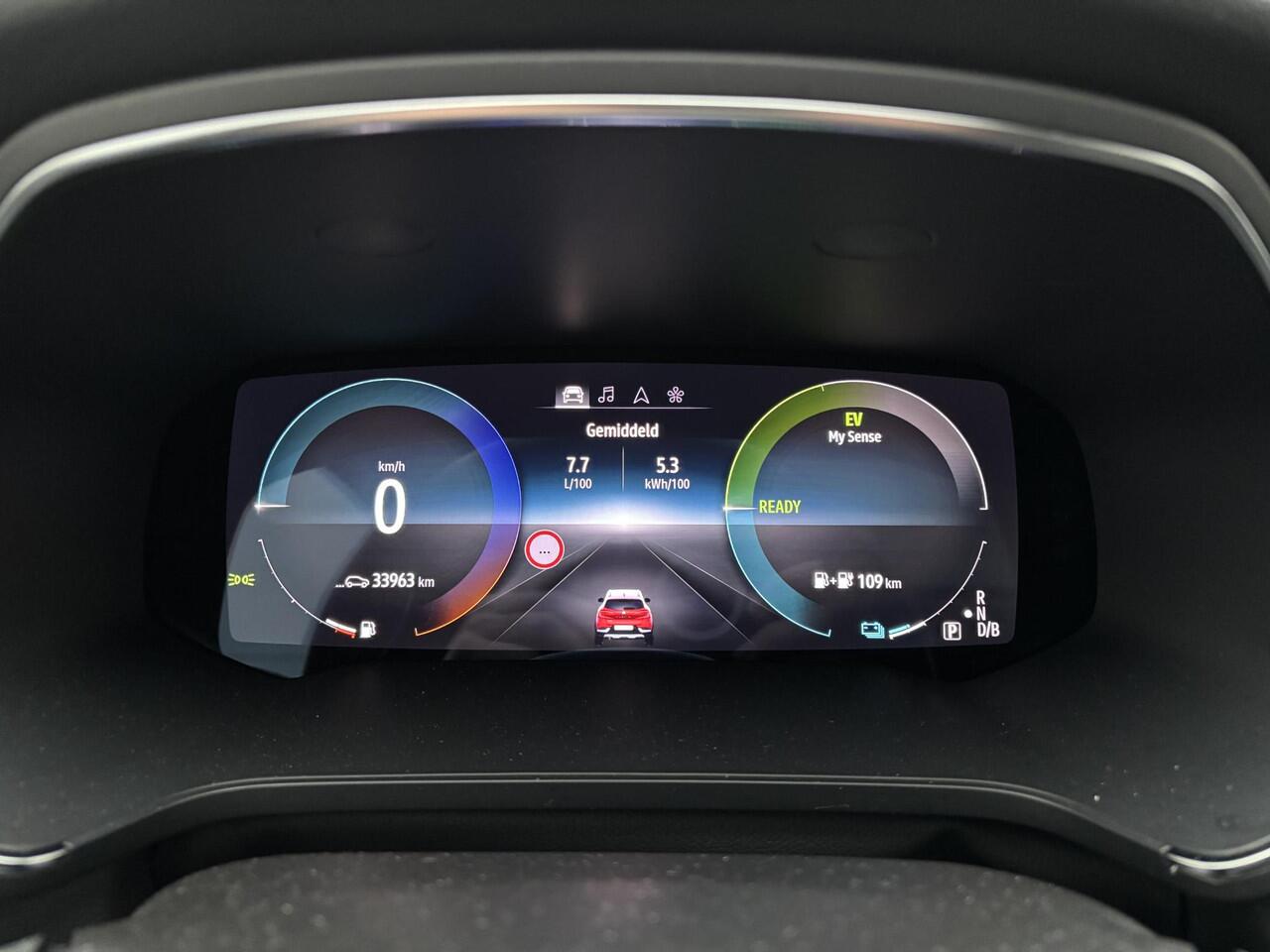 Renault CAPTUR 1.6 E-Tech plug-in hybrid 160 Initiale | Elektrisch glazen schuif-/kanteldak |