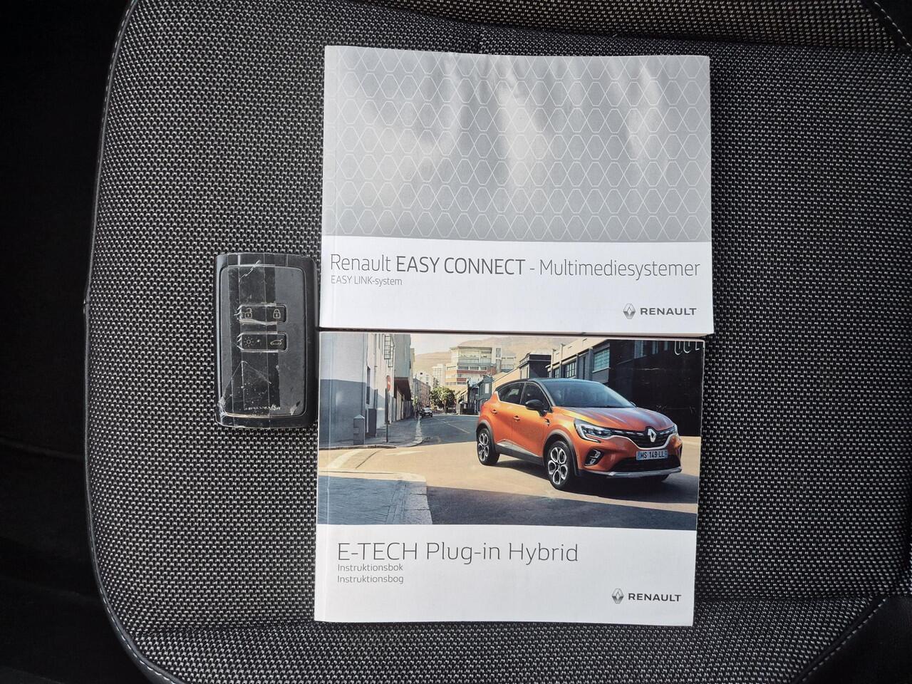 Renault CAPTUR 1.6 E-Tech Plug-in Hybrid 160 Intens Automaat / Pack parking / Stuur en Stoel verwarming / Apple Carplay Android Auto / Achteruitrijcamera / Keyless Entry/Start / Draadloze telefoon lader / Cruise control / Navigatie /