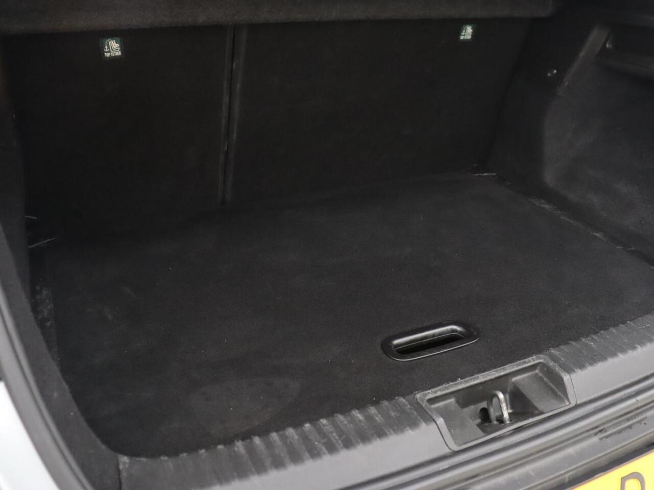 Renault CAPTUR 1.3 TCe Intens | Automaat | Half Leder | 360 Camera | Cruise Control | Climate Control | Bleutooth