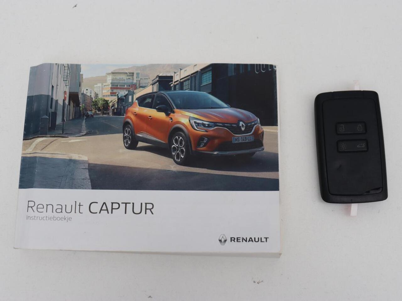 Renault CAPTUR 1.3 TCe Intens | Automaat | Half Leder | 360 Camera | Cruise Control | Climate Control | Bleutooth