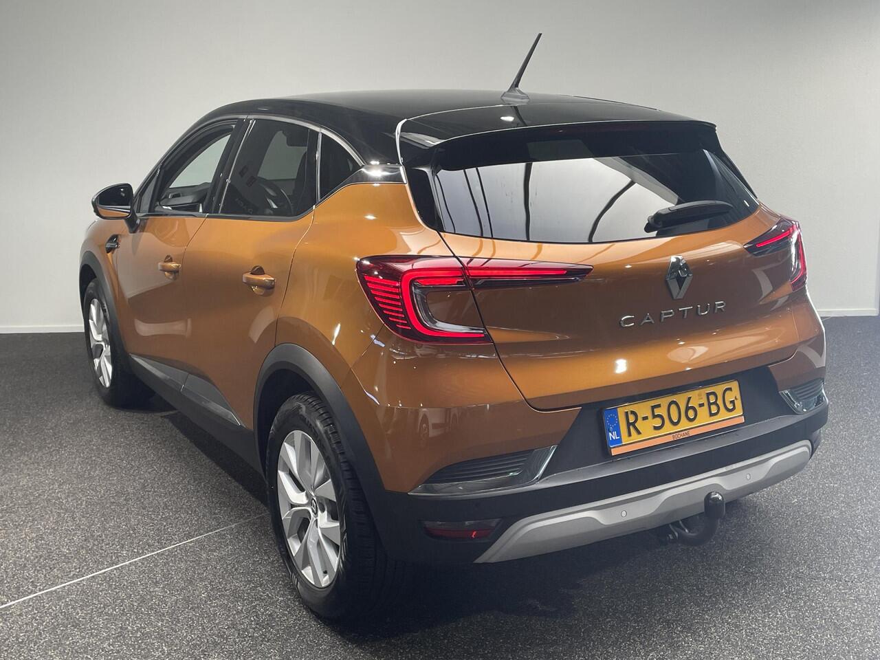 Renault CAPTUR 1.3 TCe 140 Intens | Trekhaak | All-Season banden | Achteruitrijcamera | Navigatie |