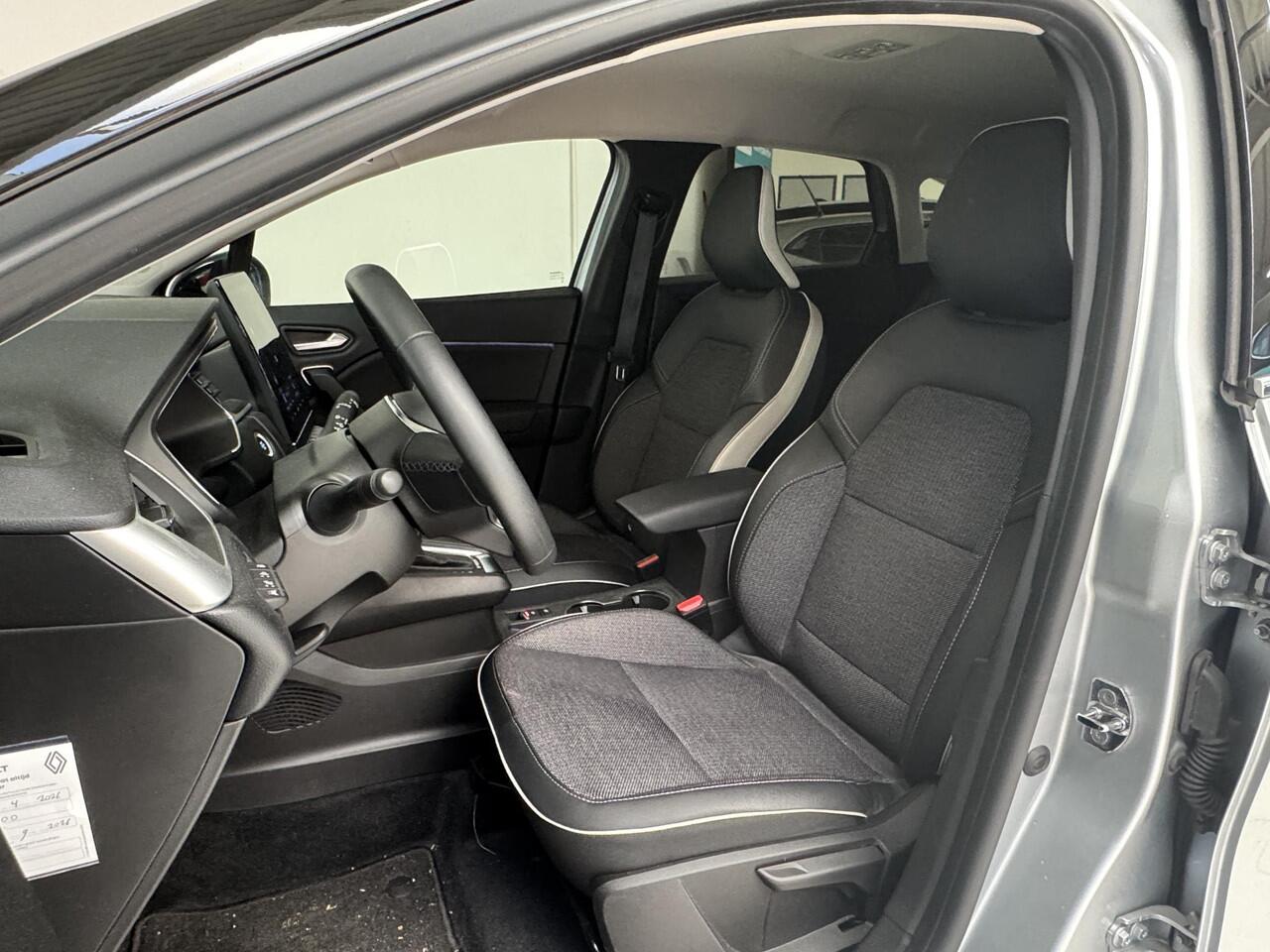 Renault CAPTUR 1.6 E-Tech Plug-in Hybrid 160 Intens | Trekhaak | Navigatie | Climate Control | Achteruitrijcamera |