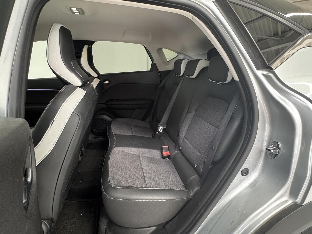 Renault CAPTUR 1.6 E-Tech Plug-in Hybrid 160 Intens | Trekhaak | Navigatie | Climate Control | Achteruitrijcamera |