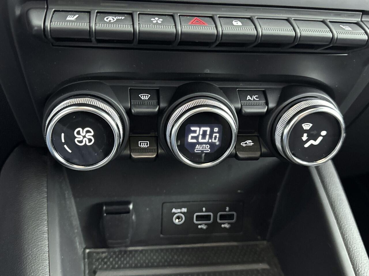 Renault CAPTUR 1.3 TCe Initiale Paris 140PK | Automaat | Lederen Bekleding | Stoel- en Stuurverwarming | Achteruitrijcamera | Apple CarPlay & Android Auto