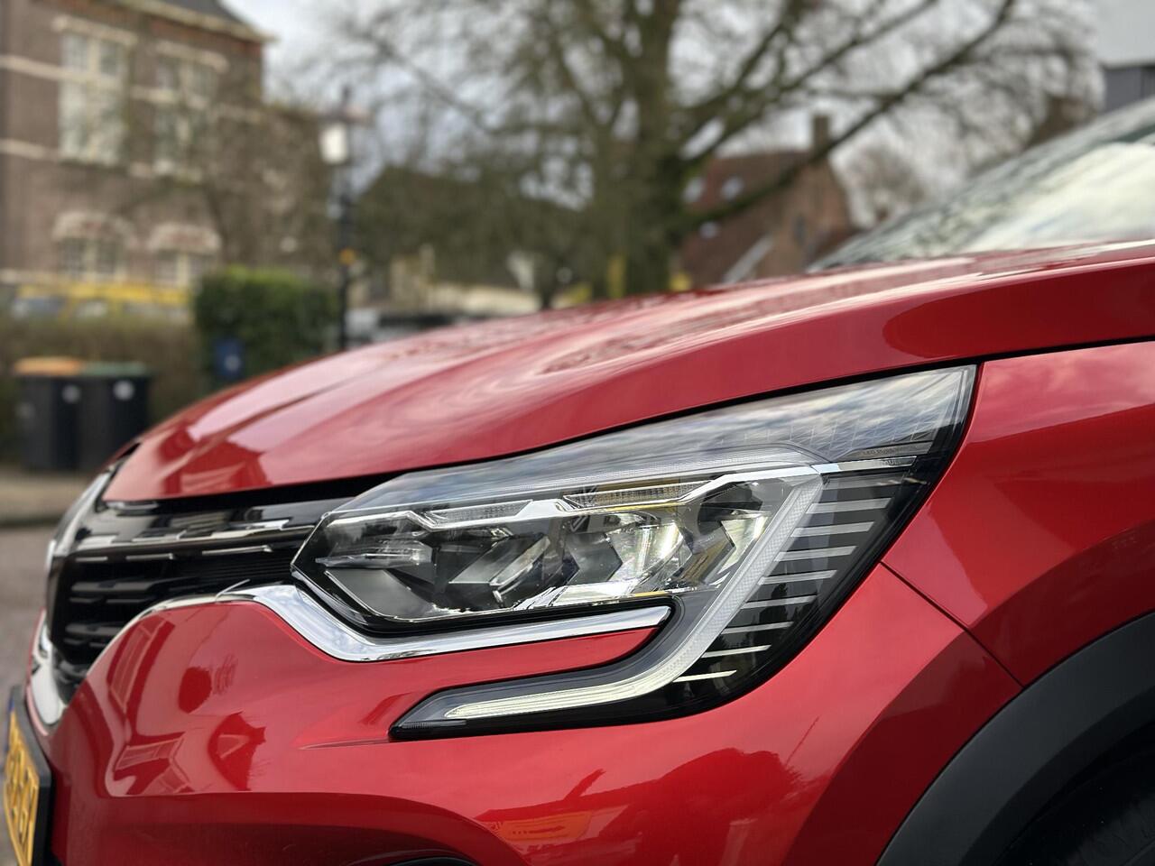 Renault CAPTUR 1.3 TCe 140 EDC Intens | Easylink navigatie | Trekhaak | Lage kilometerstand!! | Dealeronderhouden |