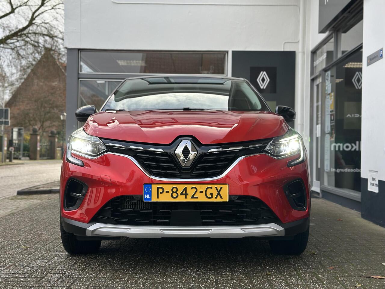 Renault CAPTUR 1.3 TCe 140 EDC Intens | Easylink navigatie | Trekhaak | Lage kilometerstand!! | Dealeronderhouden |
