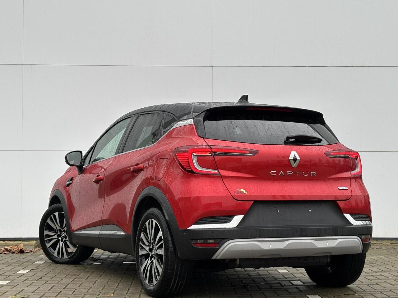 Renault CAPTUR 1.6 E-Tech plug-in hybrid 160 Initiale | Panoramadak | Camera |