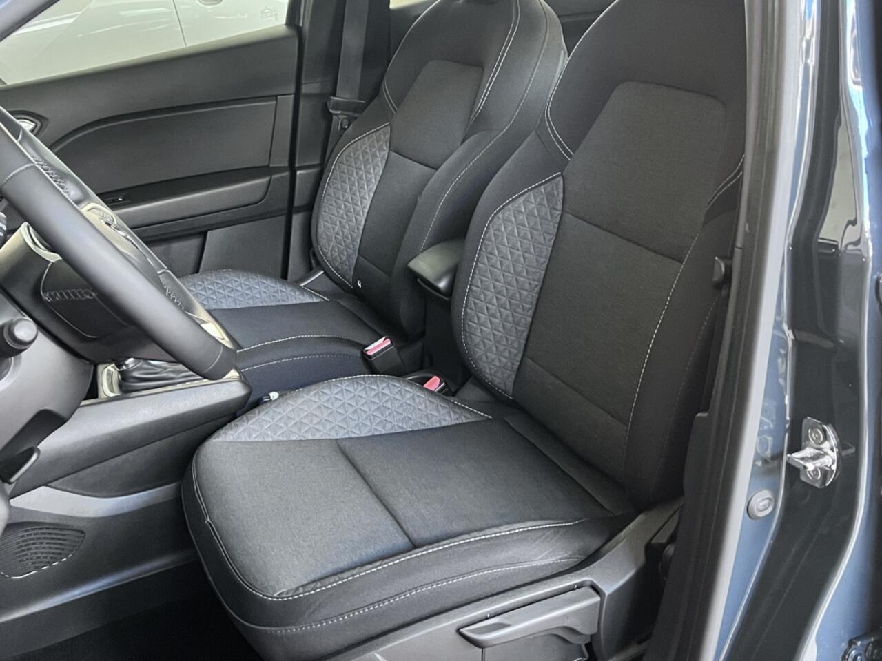 Renault CAPTUR 1.6 Hybrid 145 PK Zen * 12 mnd BOVAG garantie * RIJKLAARPRIJS !