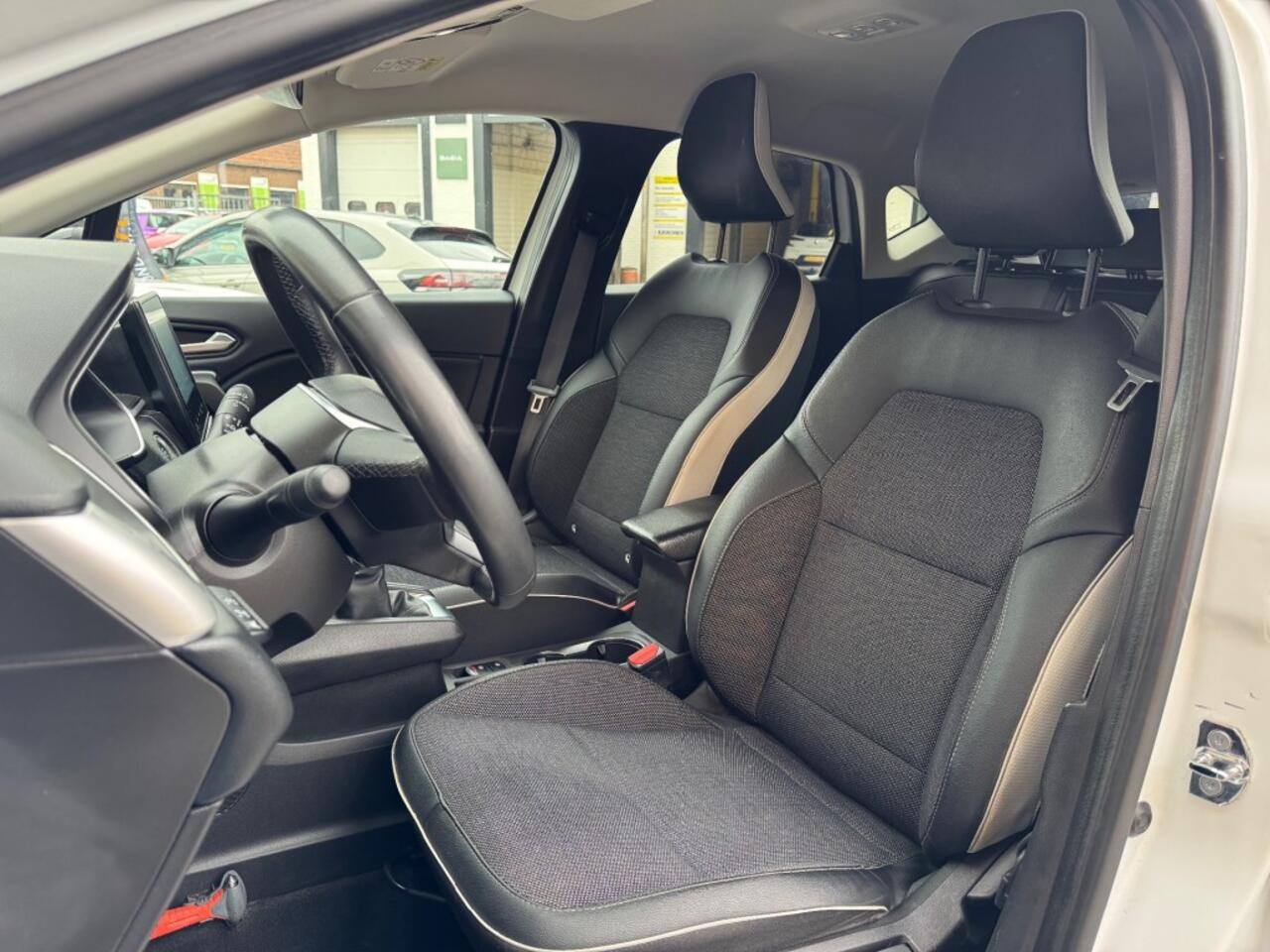 Renault CAPTUR 1.0 TCe INTENS LED/2-TONE/CAMERA/CARPLAY/NL-AUTO/43.000 KM!