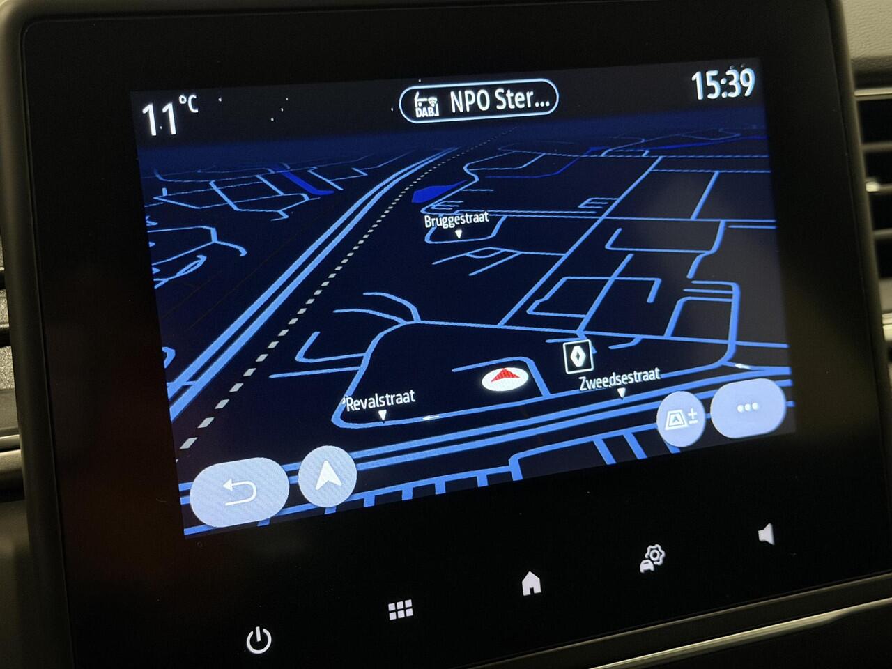 Renault CAPTUR 1.0 TCe 90 Intens | Navigatie | Climate Control | Cruise Control | Lichtmetalen velgen 17" | Parkeersensoren voor, achter en achteruitrijcamera