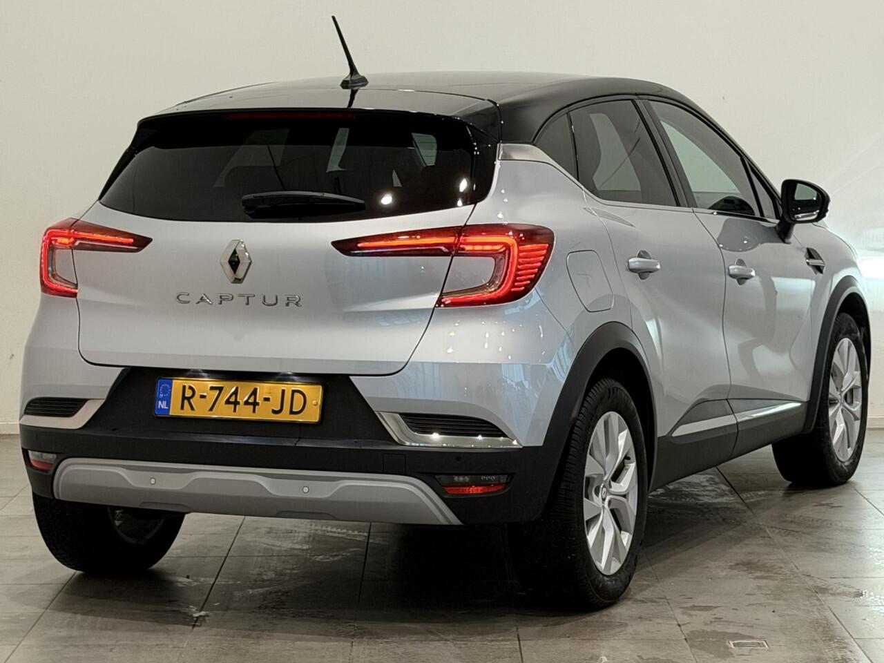 Renault CAPTUR 1.0 TCe 90 Intens | Navigatie | Climate Control | Cruise Control | Lichtmetalen velgen 17" | Parkeersensoren voor, achter en achteruitrijcamera